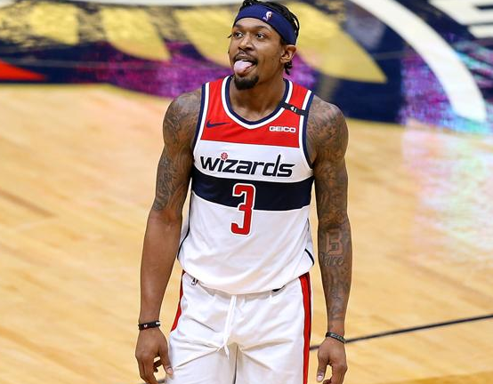 带领队员冷 带领队员冷