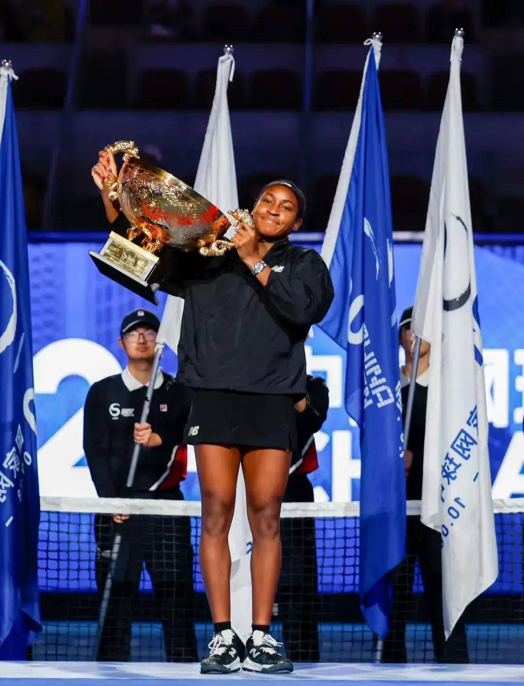 防线球员的 防线球员的