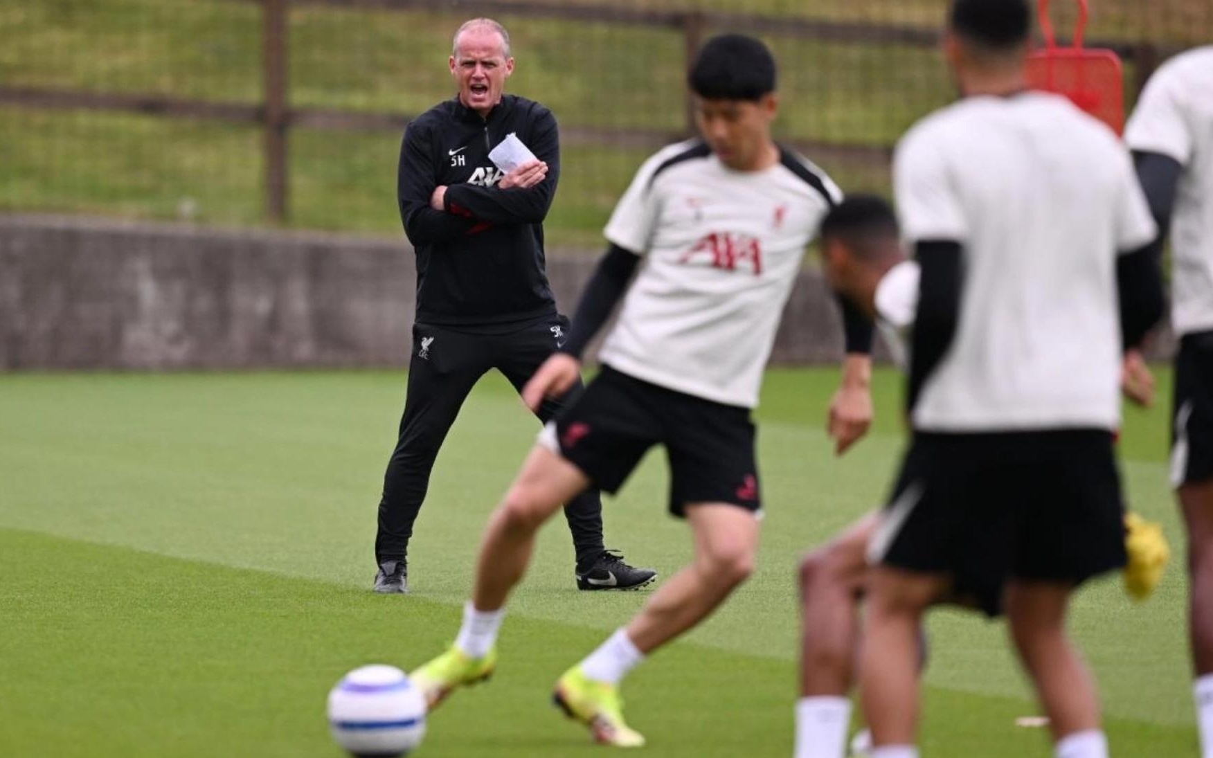 供所有人铭 供所有人铭