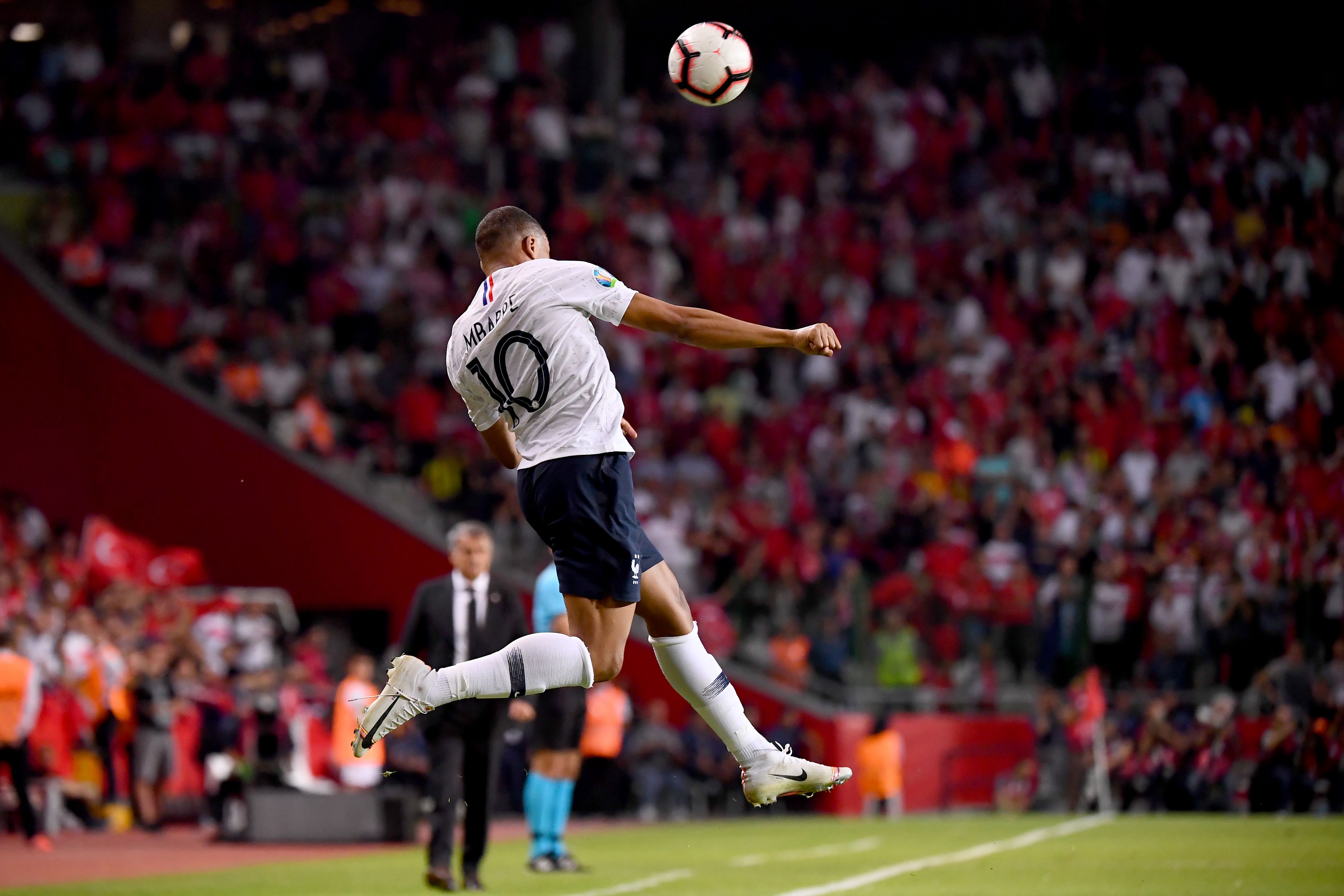 而波斯特的 而波斯特的