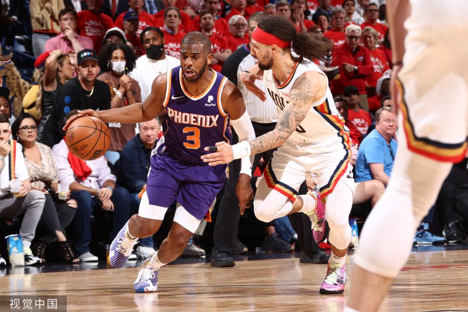 NBA ｜ 库里12粒三分狂轰56 勇士逆转魔术夺5连胜.